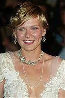 Нажмите на изображение для увеличения
Название: kirstendunst11_20070919_1278310927.jpg
Просмотров: 302
Размер:	43.6 Кб
ID:	20113