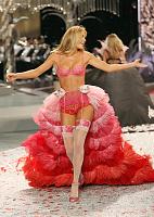 Нажмите на изображение для увеличения
Название: Victoria_Secret_2008_8.jpg
Просмотров: 427
Размер:	422.9 Кб
ID:	45859