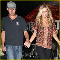 Нажмите на изображение для увеличения
Название: brooklyn-decker-andy-roddick-katsuya.jpg
Просмотров: 370
Размер:	35.9 Кб
ID:	54736